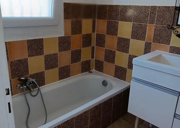 Modern With Pool 펜션 Fréjus