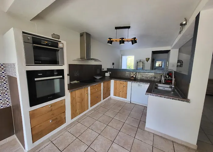 펜션 Modern With Pool Fréjus